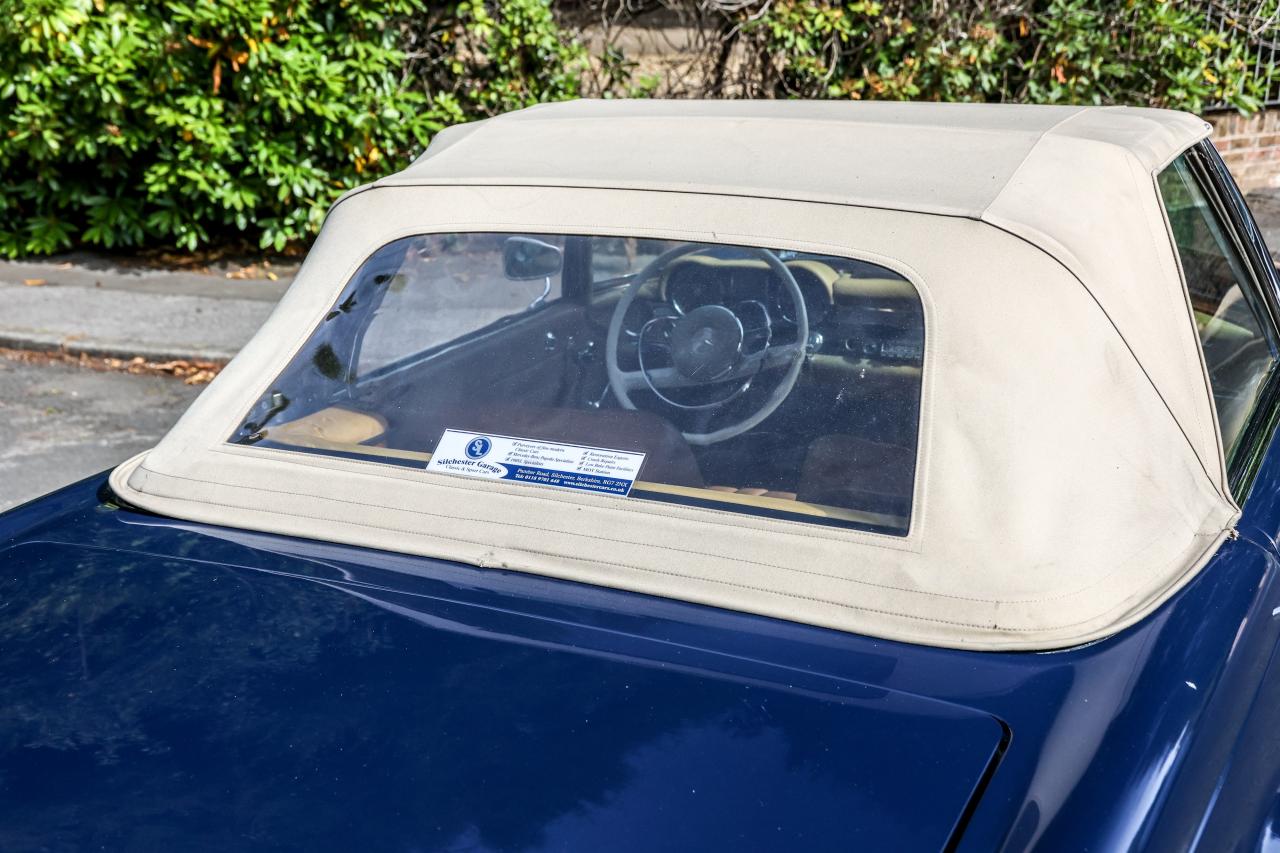 1966 Mercedes - Benz 230 SL Pagoda
