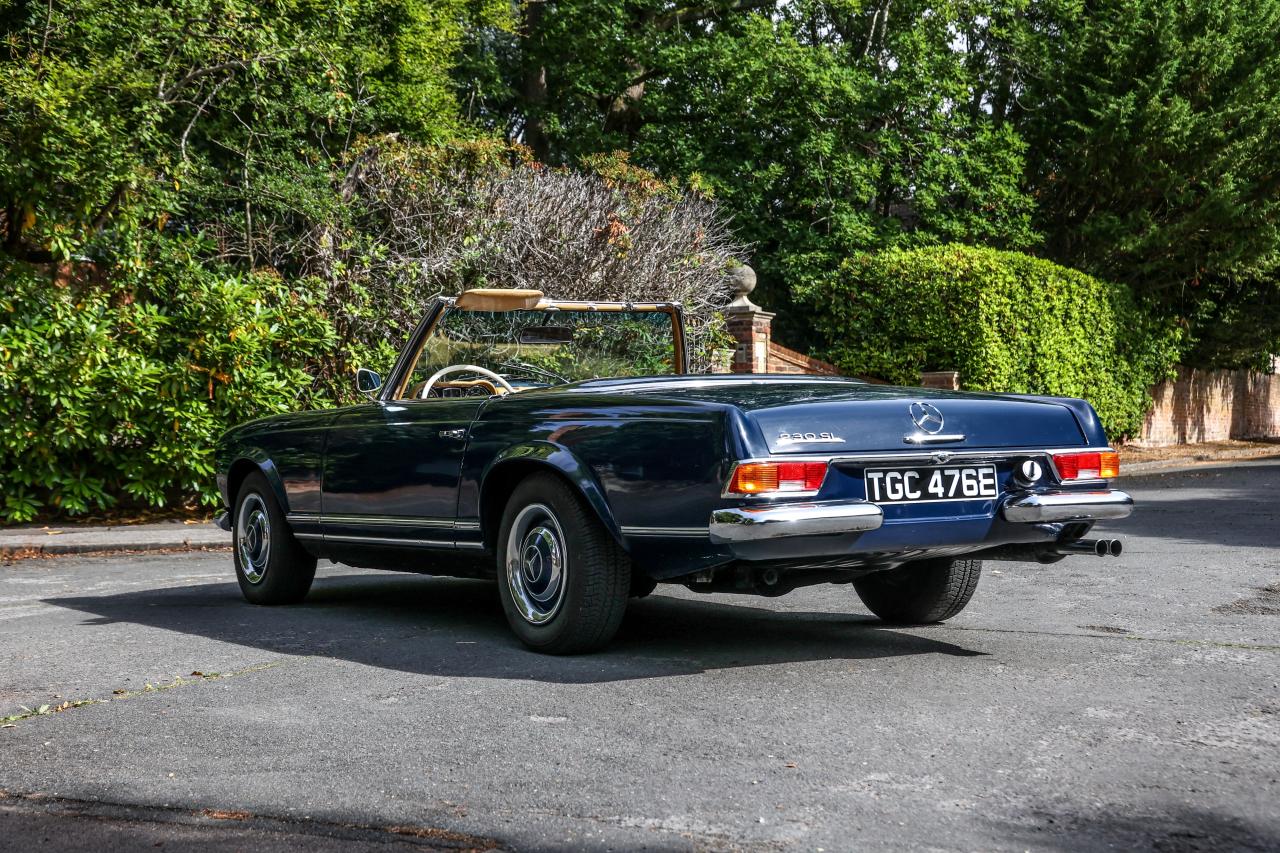 1966 Mercedes - Benz 230 SL Pagoda