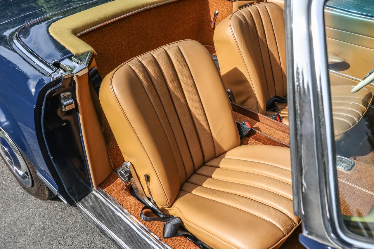 1966 Mercedes - Benz 230 SL Pagoda