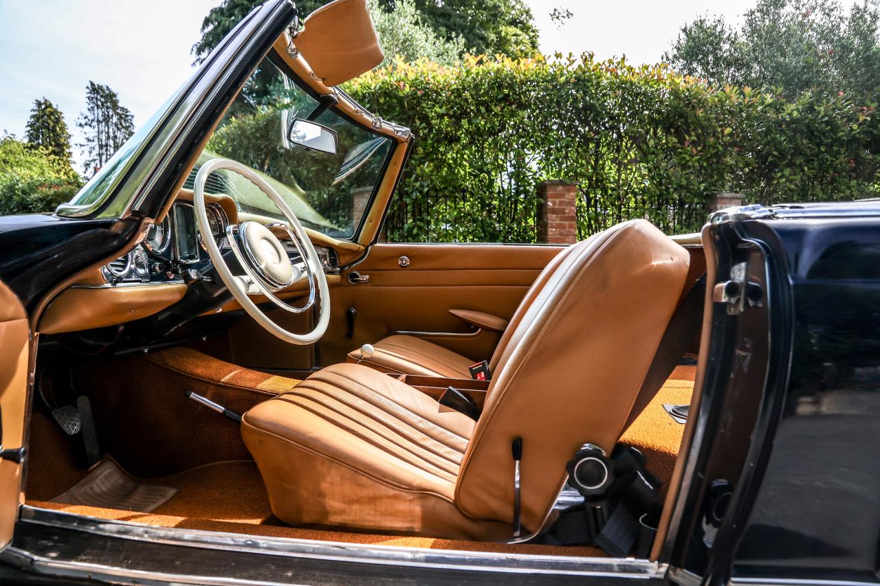 1966 Mercedes - Benz 230 SL Pagoda