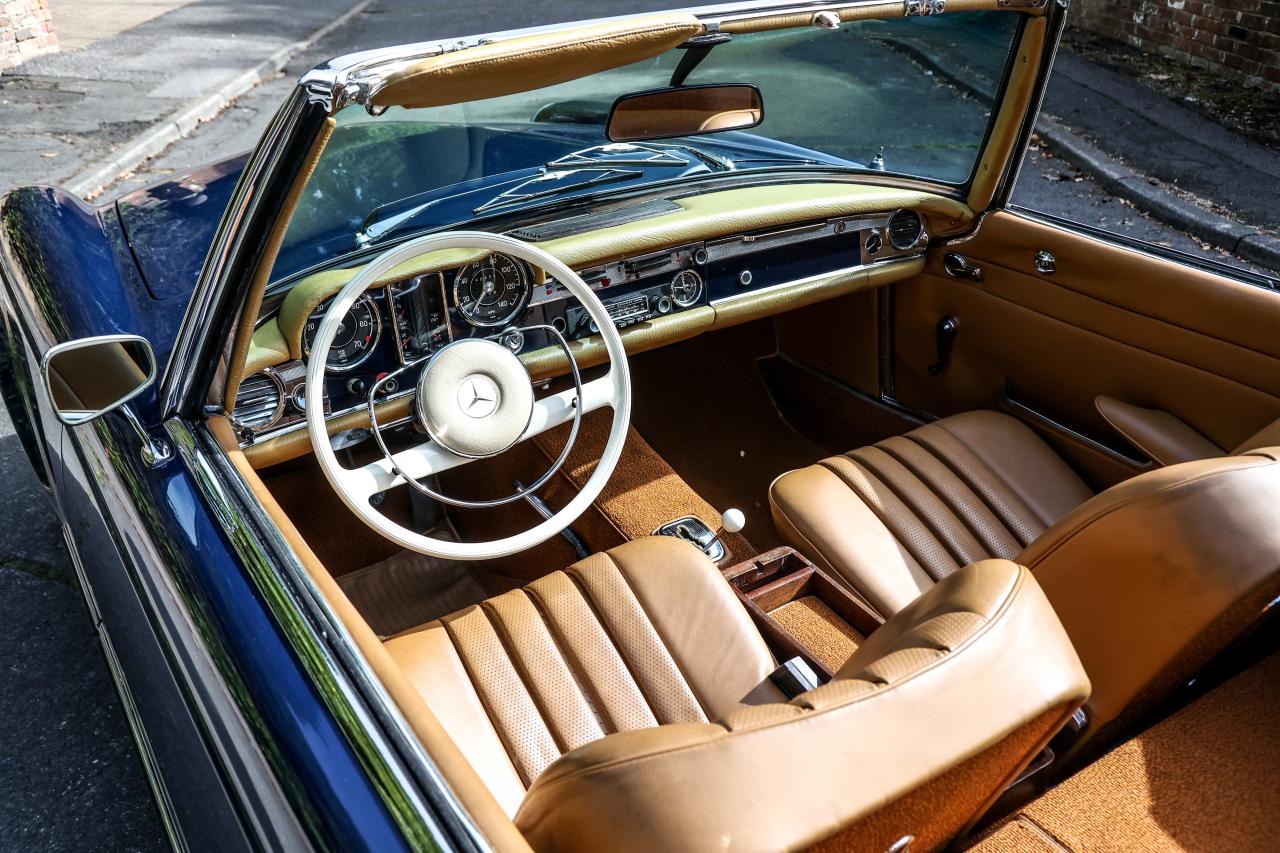 1966 Mercedes - Benz 230 SL Pagoda