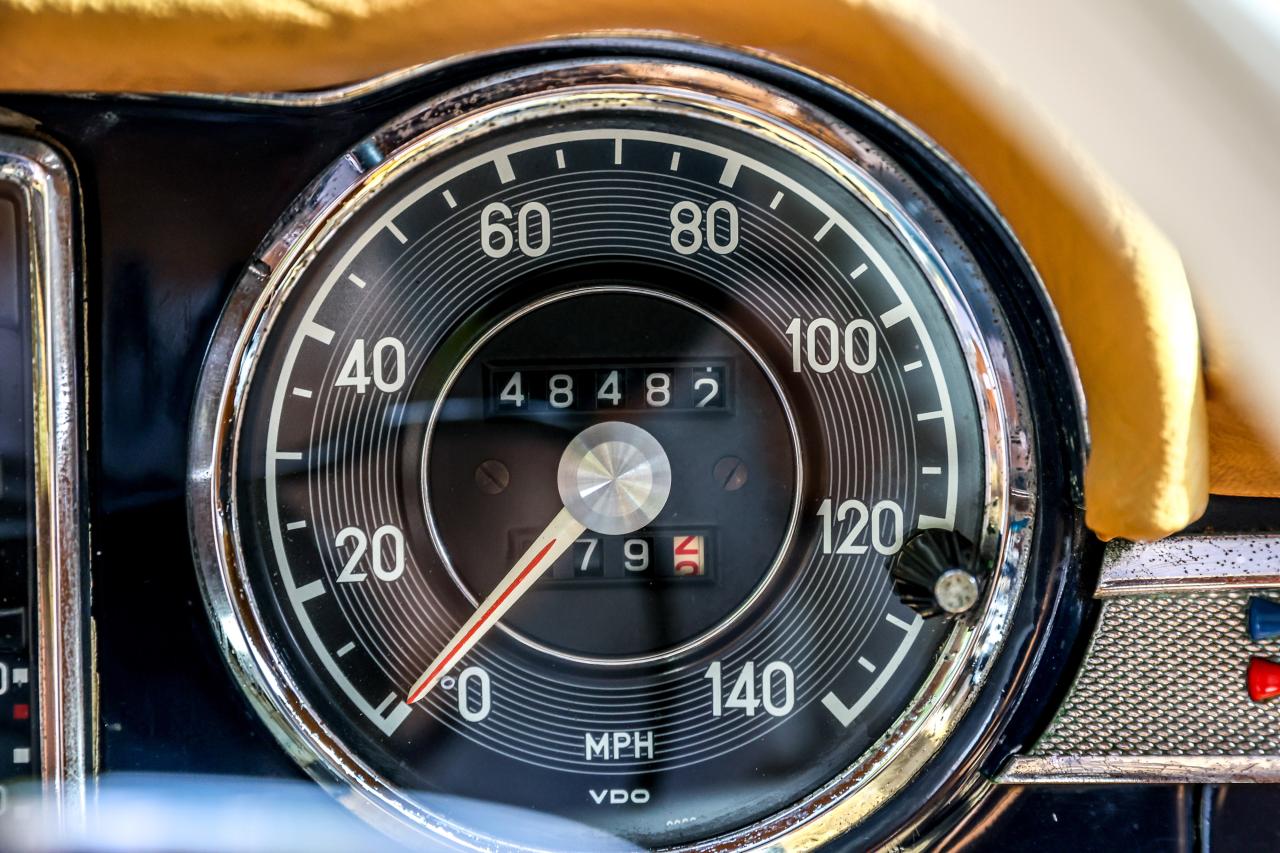 1966 Mercedes - Benz 230 SL Pagoda