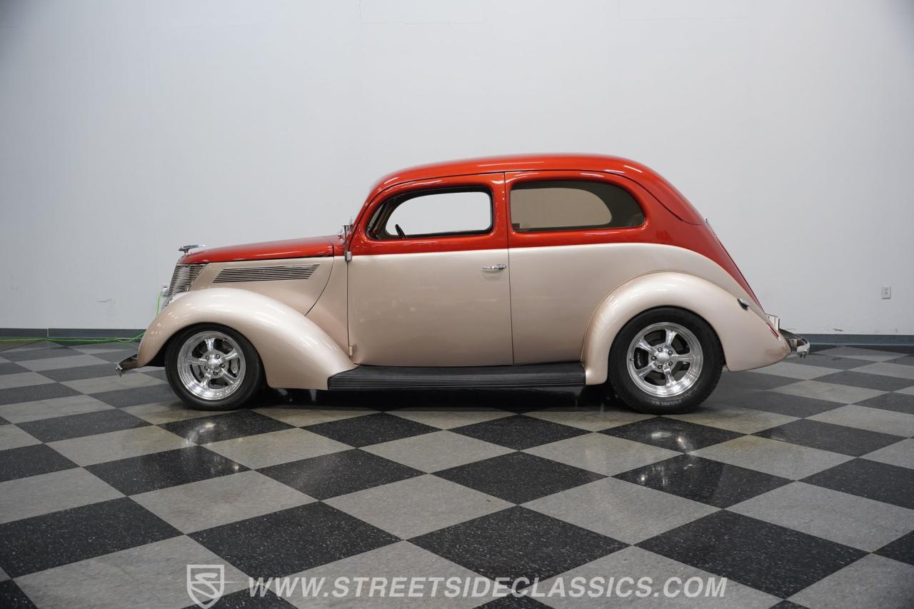 1937 Ford Tudor Slantback
