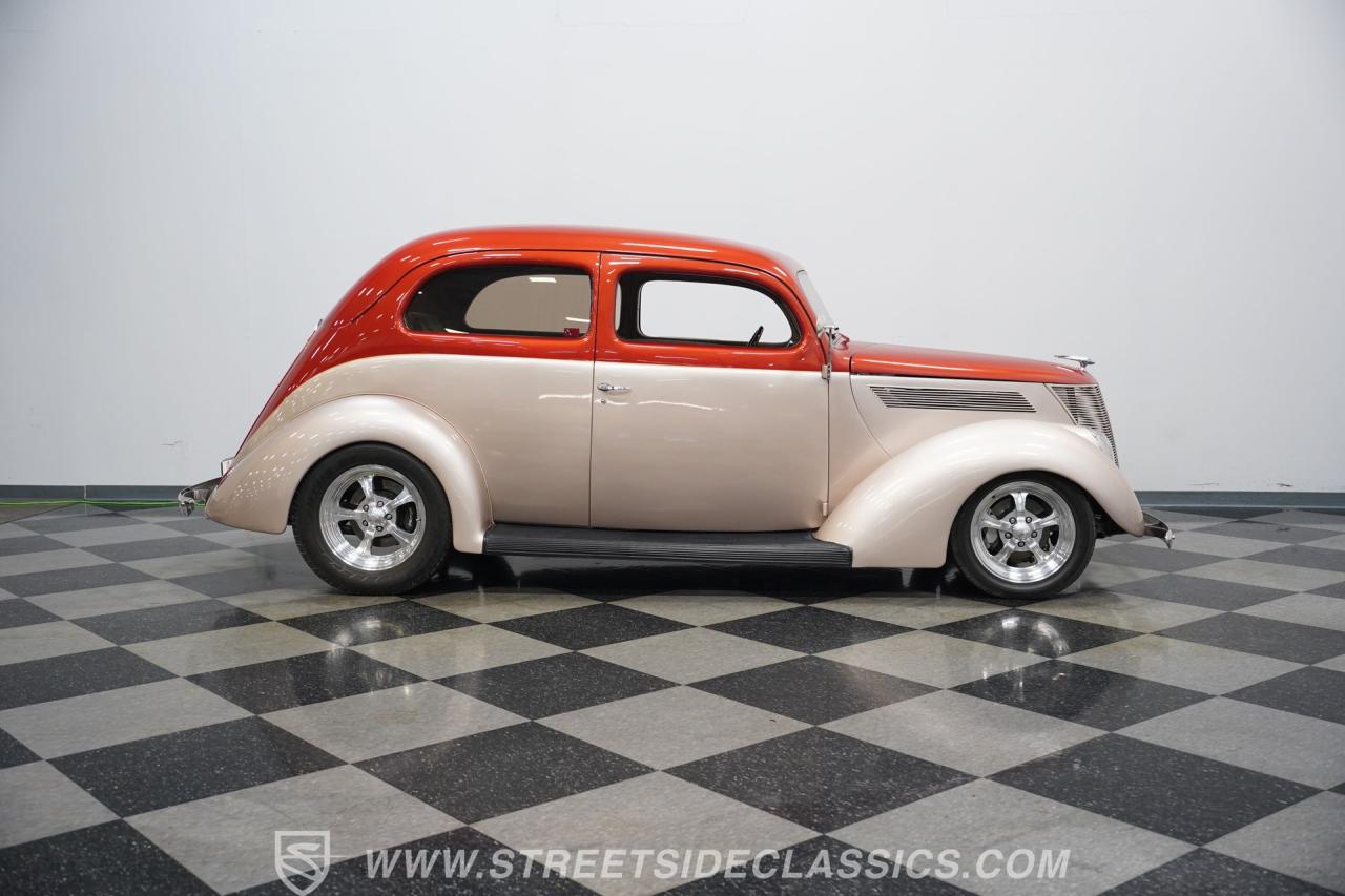 1937 Ford Tudor Slantback
