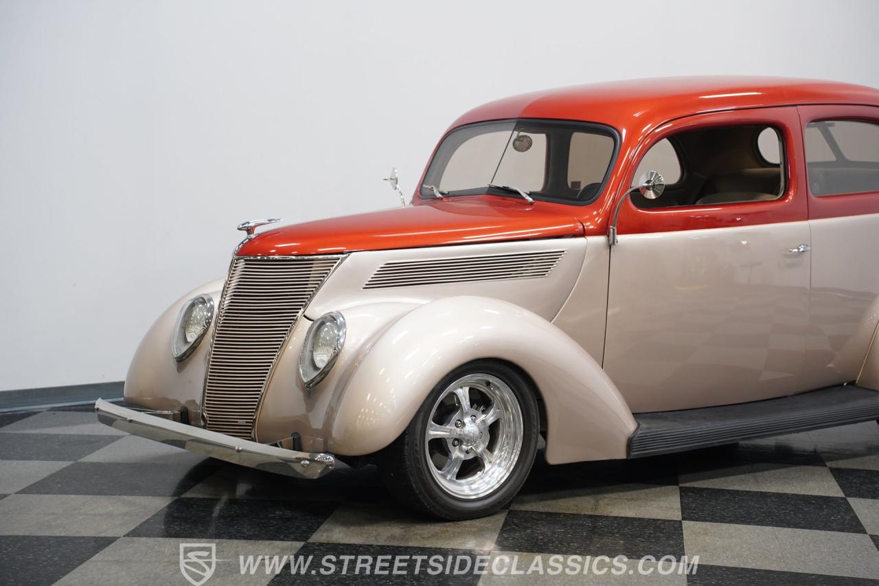 1937 Ford Tudor Slantback