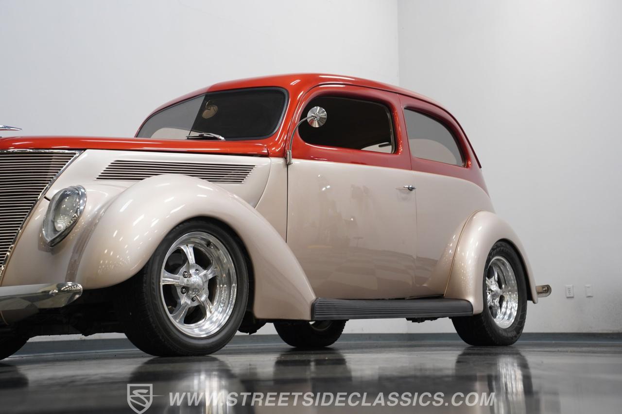 1937 Ford Tudor Slantback