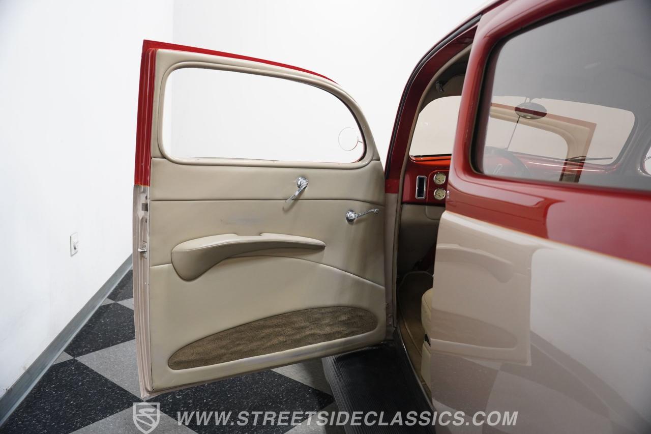 1937 Ford Tudor Slantback