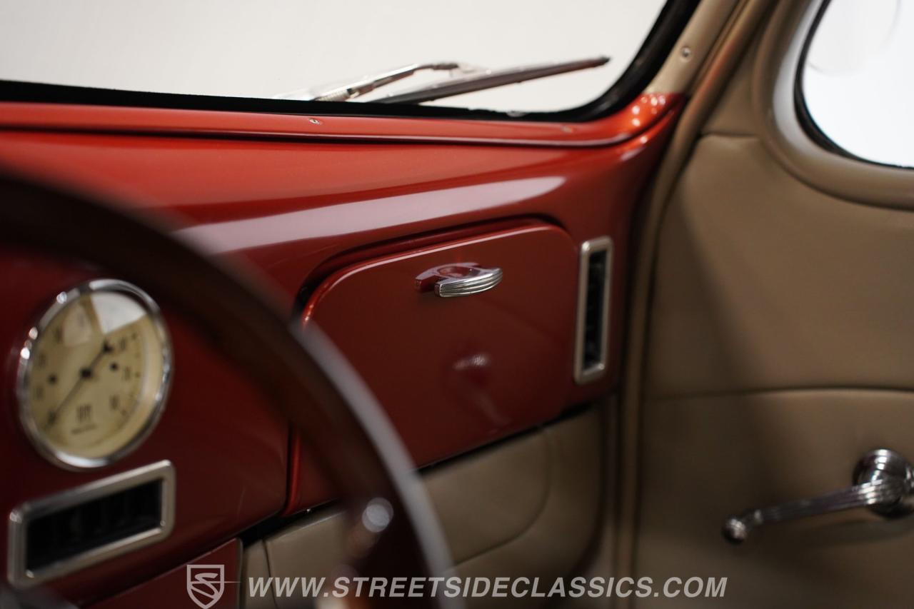 1937 Ford Tudor Slantback