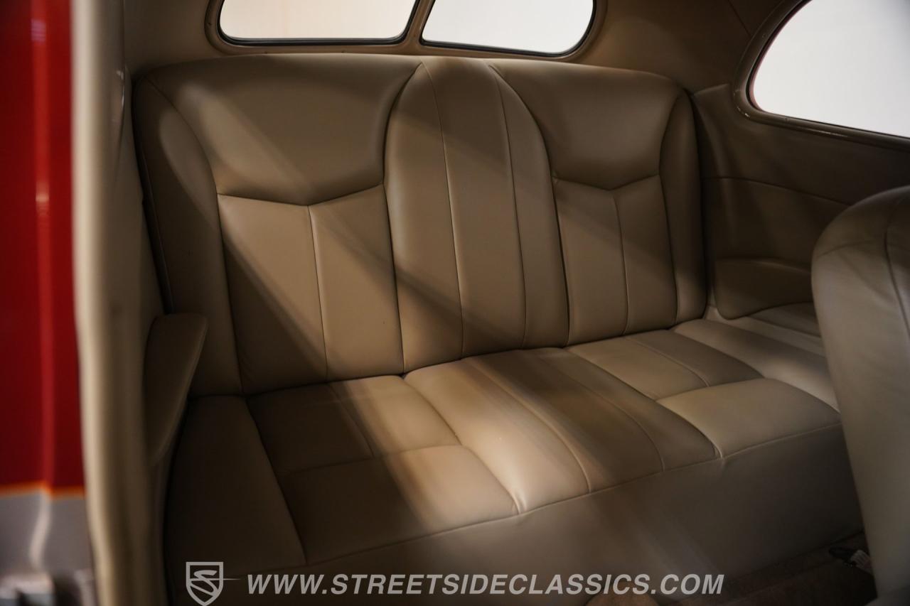 1937 Ford Tudor Slantback