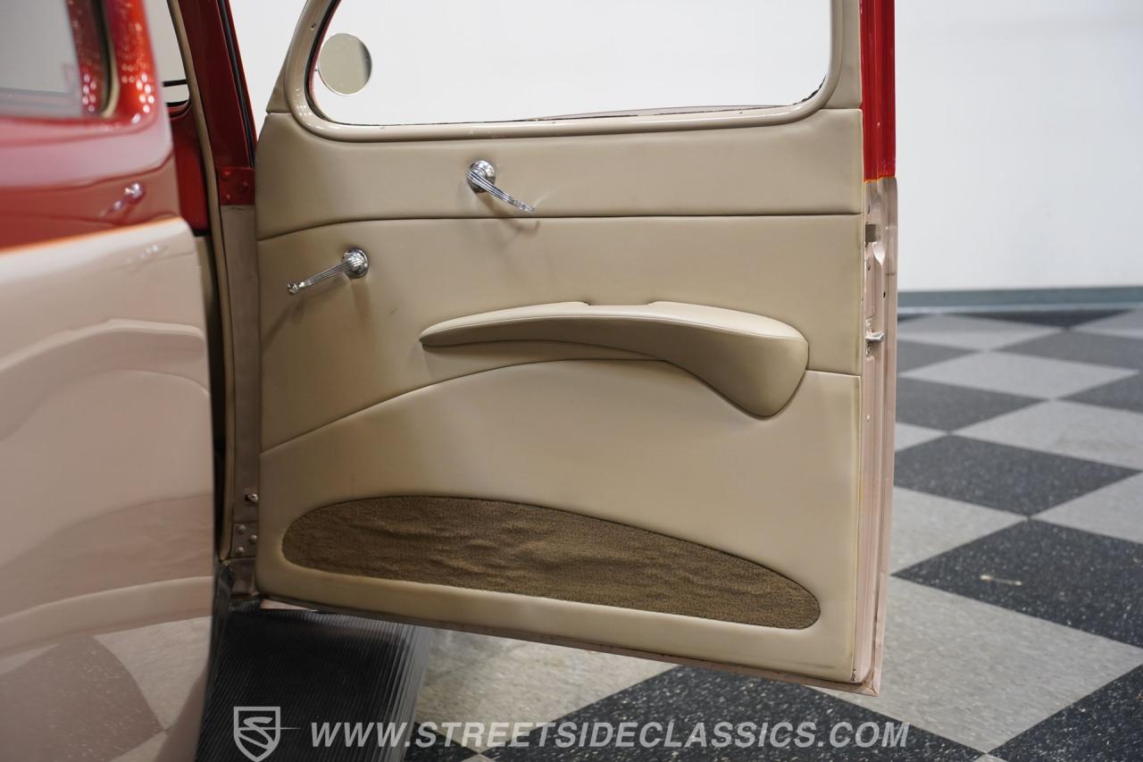 1937 Ford Tudor Slantback