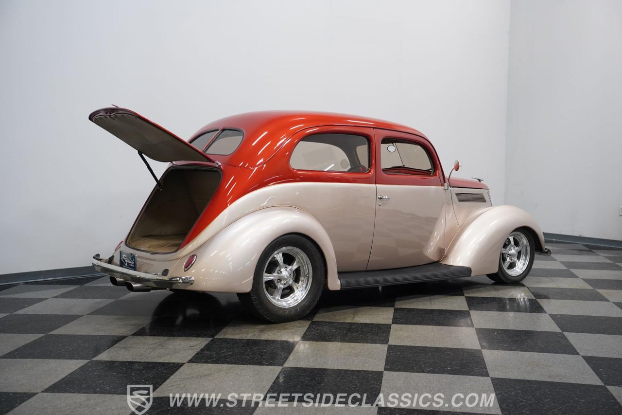 1937 Ford Tudor Slantback