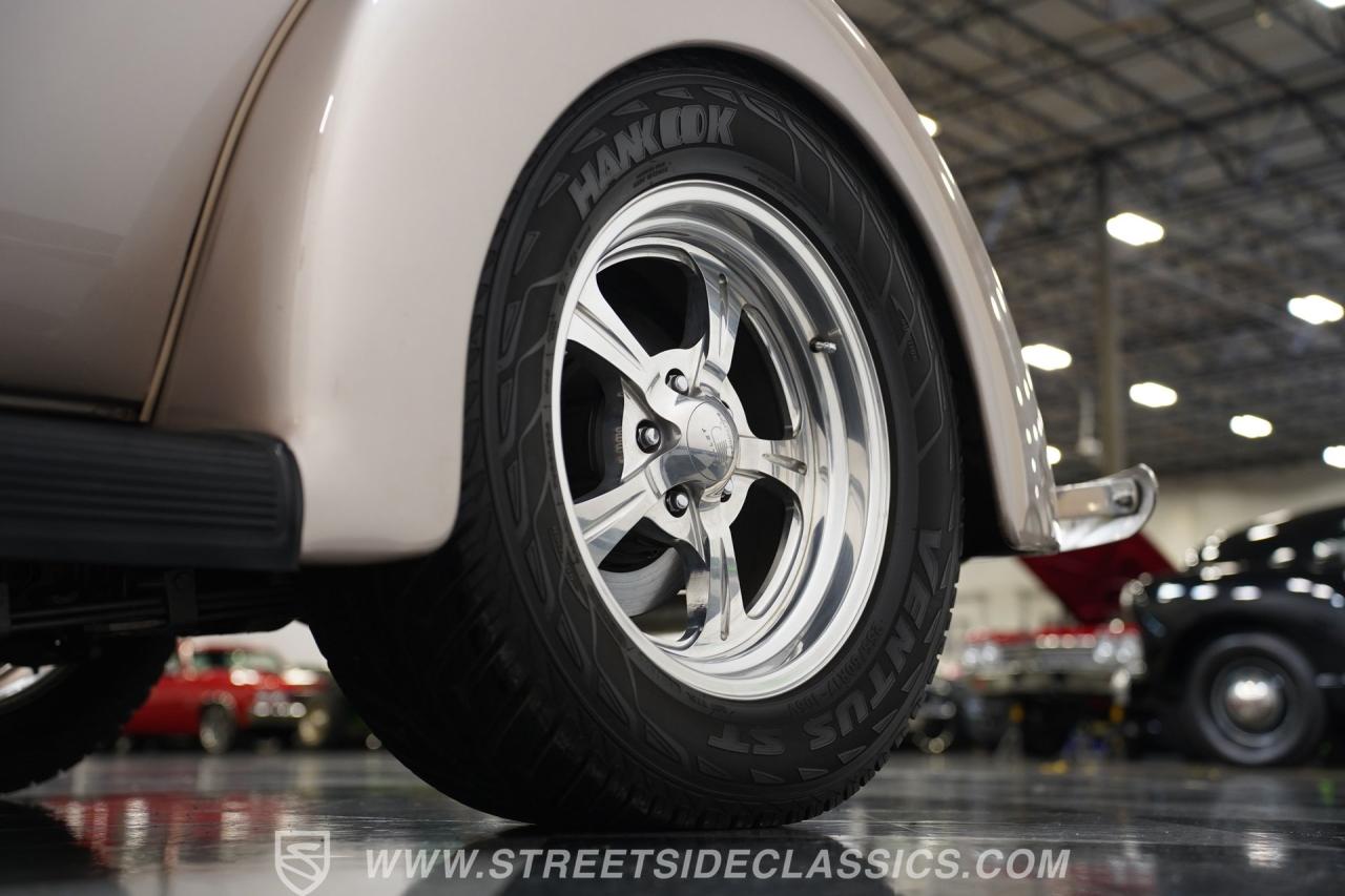 1937 Ford Tudor Slantback