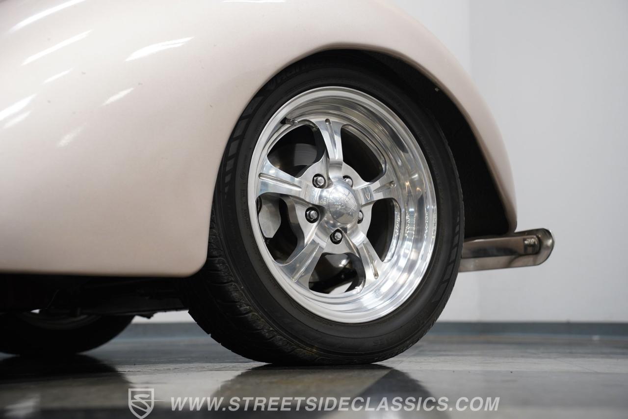 1937 Ford Tudor Slantback