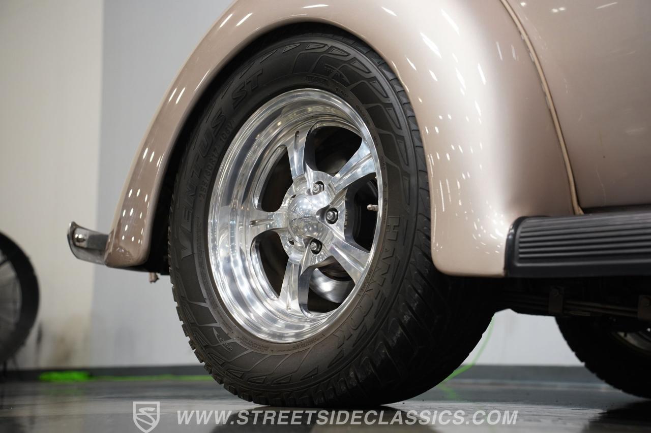 1937 Ford Tudor Slantback