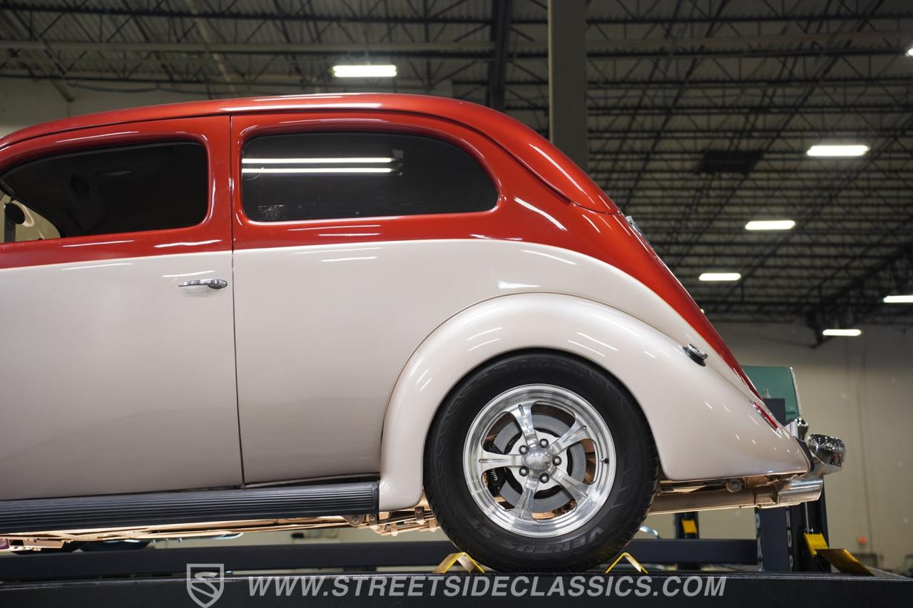 1937 Ford Tudor Slantback