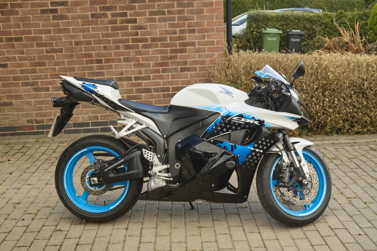 2009 Honda CBR 600 RR Splash Edition