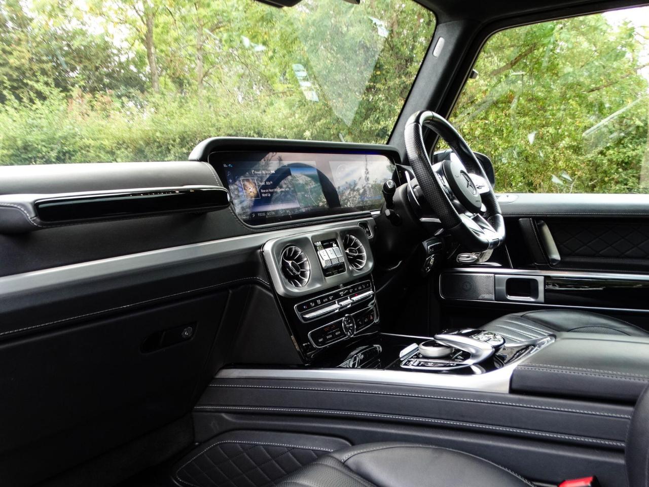 Mercedes - Benz 4.0 G63 V8 BiTurbo AMG SpdS+9GT 4MATIC Euro 6 (s/s) 5dr
