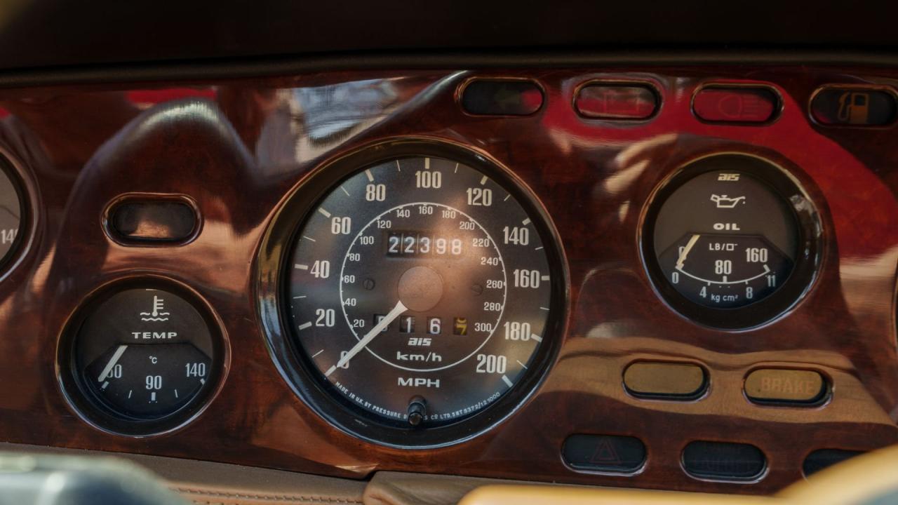 1986 Aston Martin V8 Volante