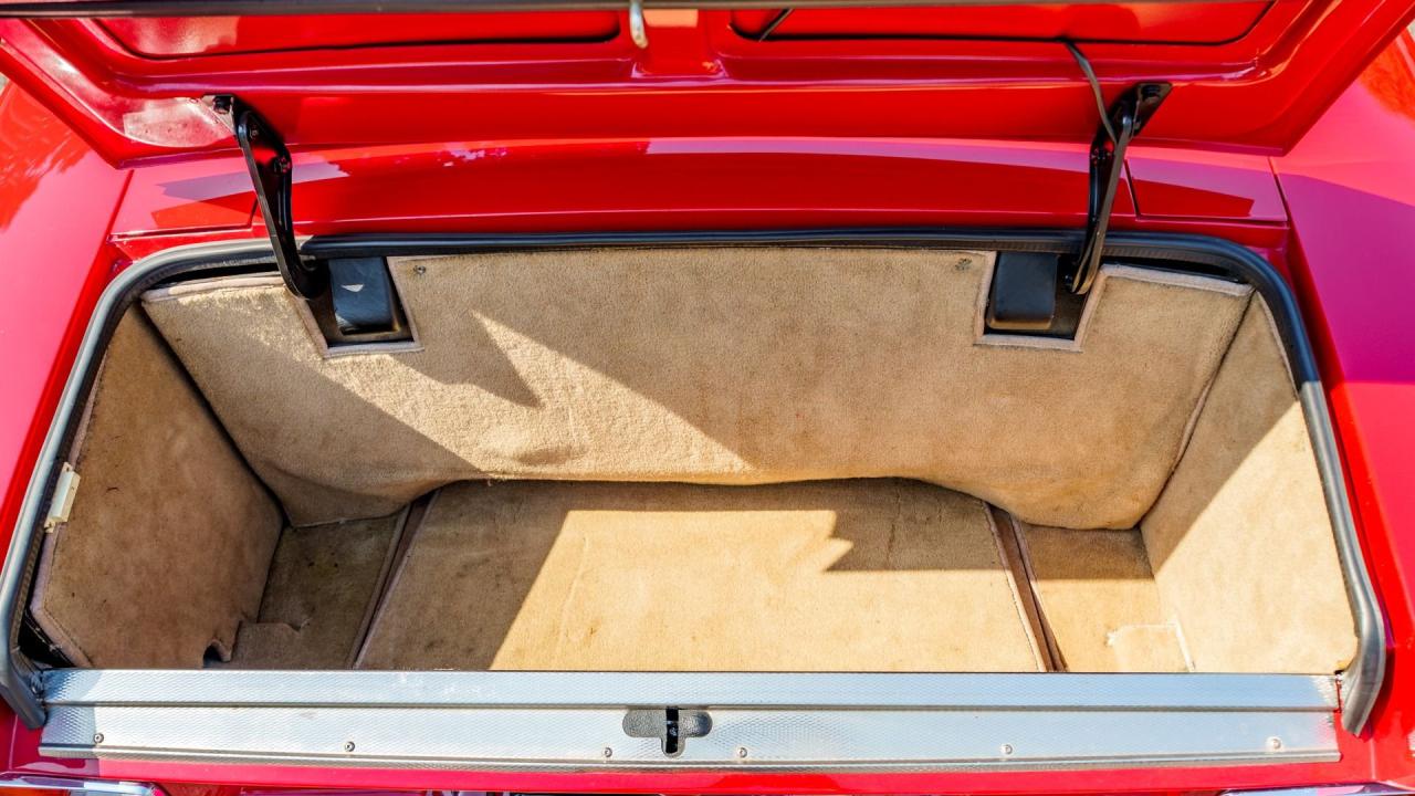 1986 Aston Martin V8 Volante