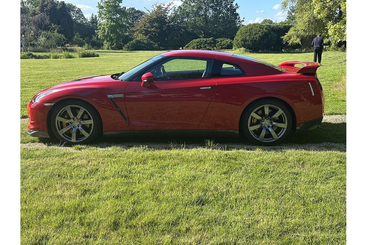 Nissan GT-R V6 Premium Edition