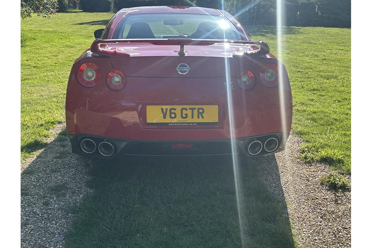 Nissan GT-R V6 Premium Edition