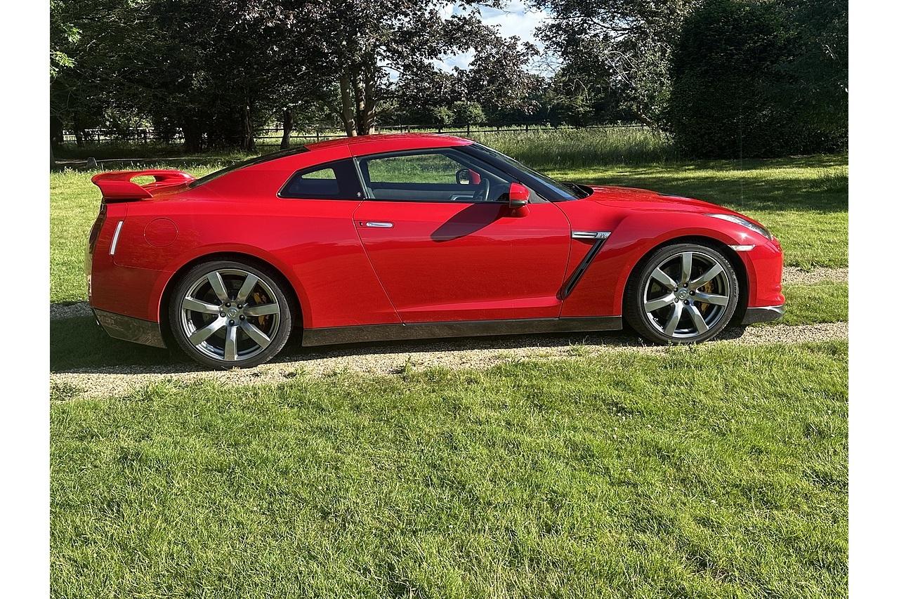 Nissan GT-R V6 Premium Edition