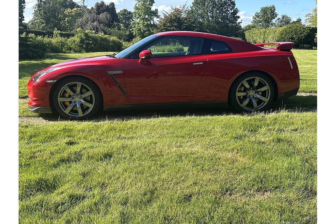 Nissan GT-R V6 Premium Edition