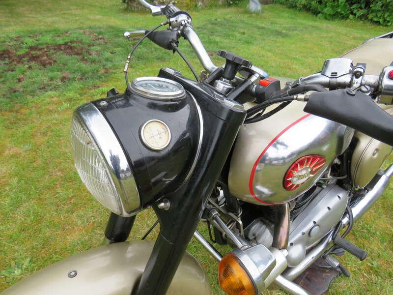 1960 BSA A10 GOLDEN FLASH
