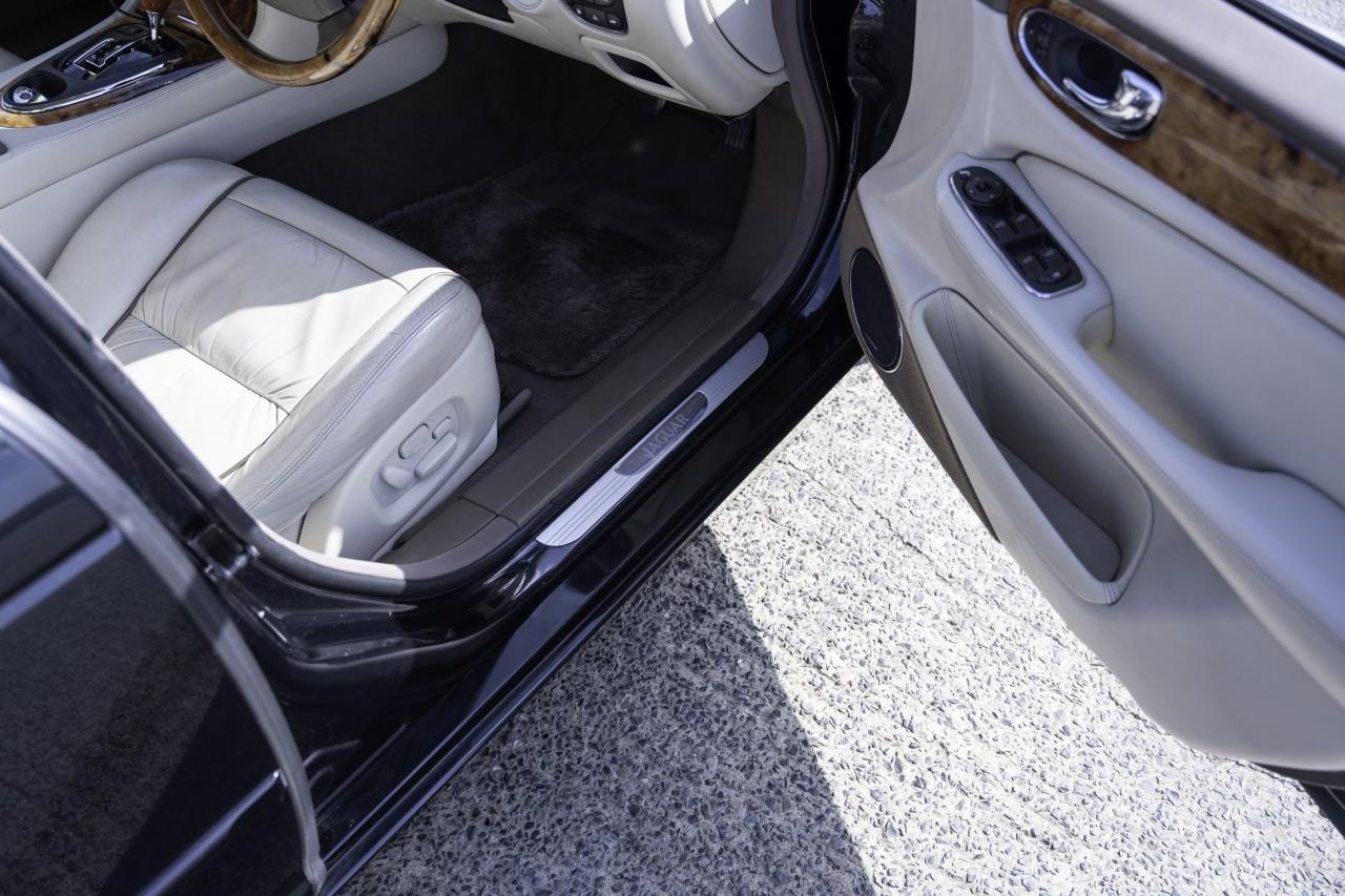 2004 Jaguar XJ SUPER V8