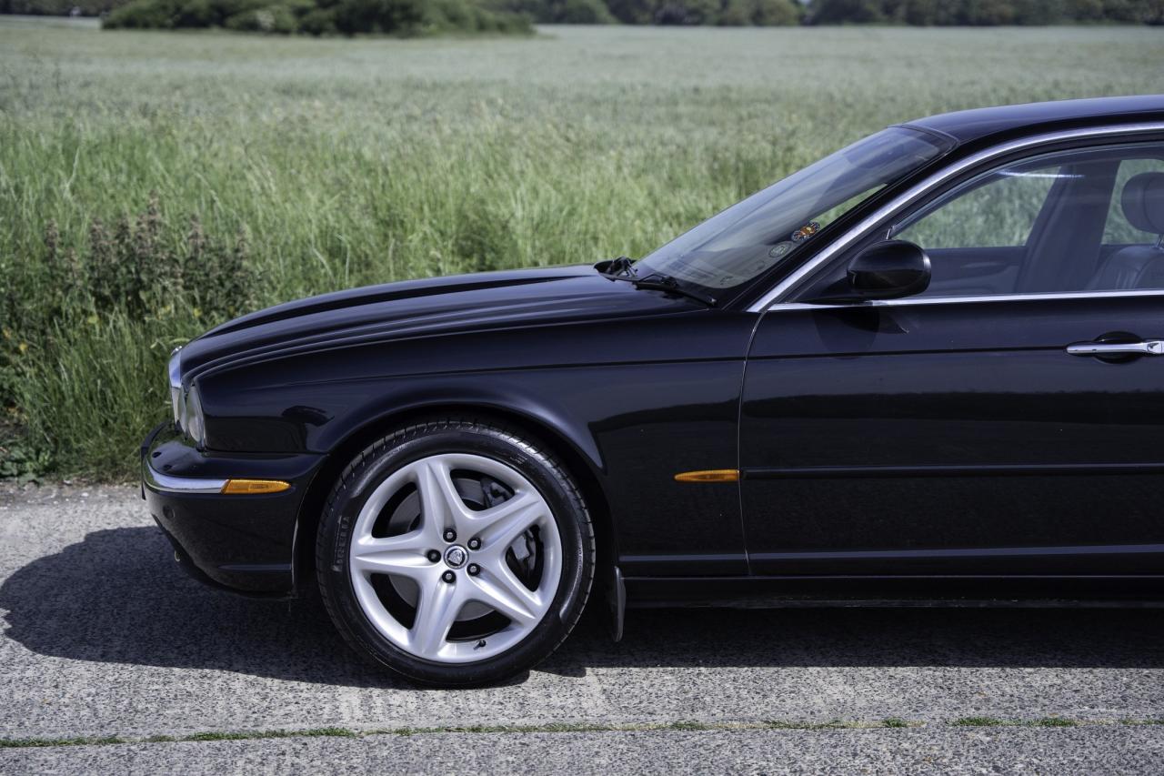 2004 Jaguar XJ SUPER V8