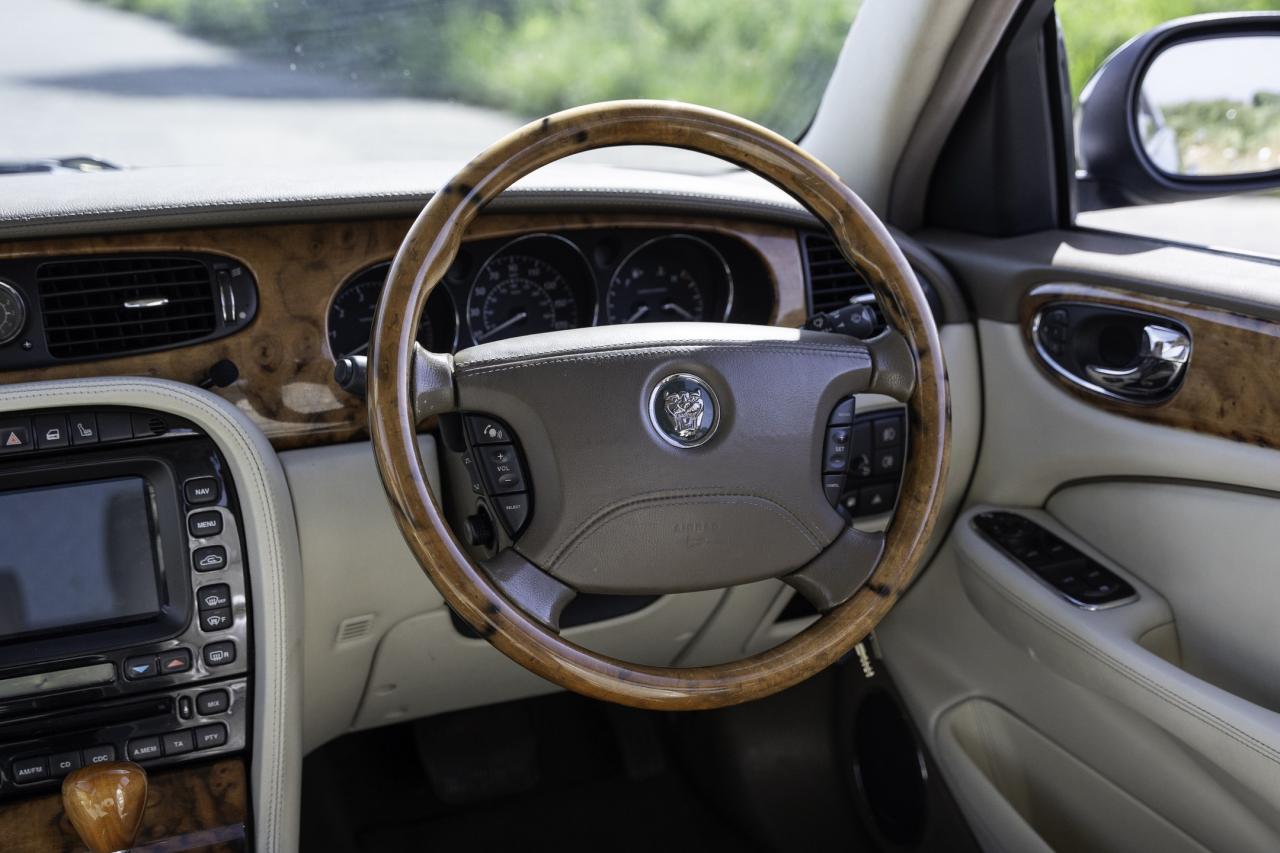 2004 Jaguar XJ SUPER V8