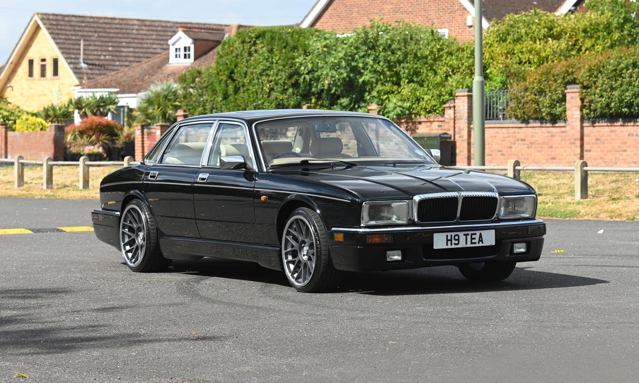 1990 Daimler XJ40 by Lynx (4 litre)