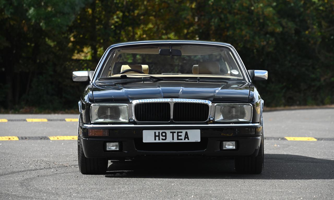 1990 Daimler XJ40 by Lynx (4 litre)