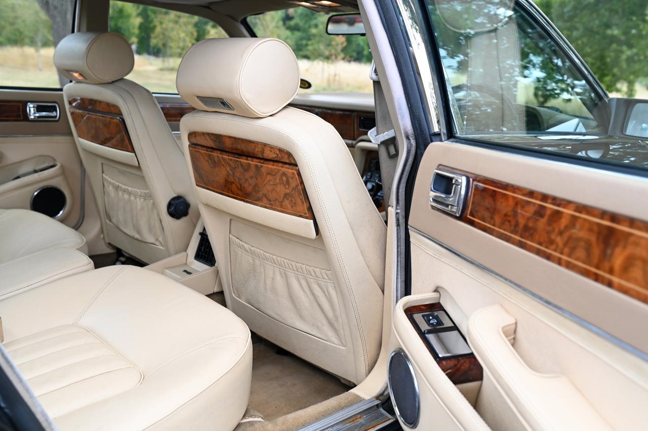 1990 Daimler XJ40 by Lynx (4 litre)
