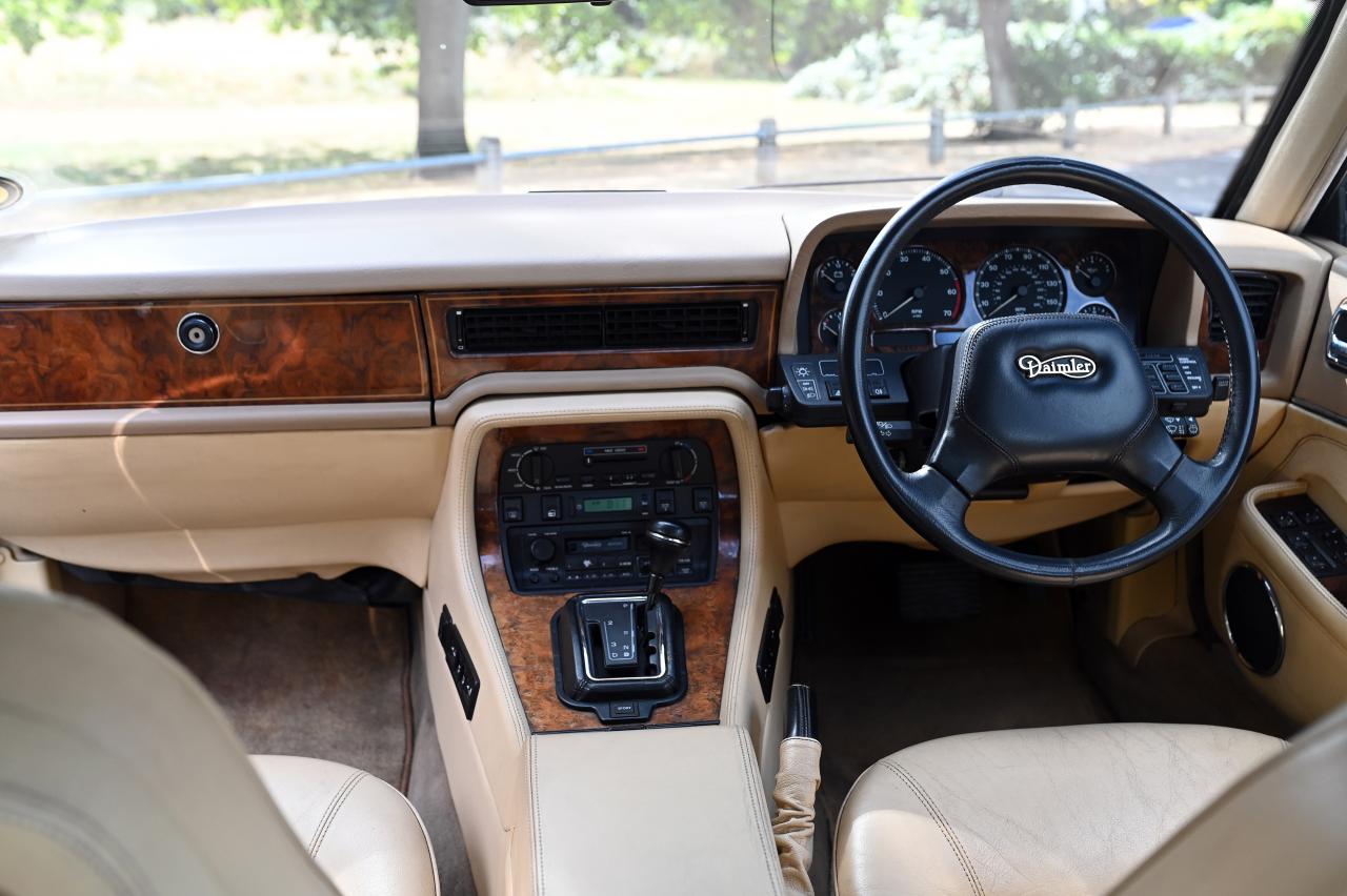 1990 Daimler XJ40 by Lynx (4 litre)