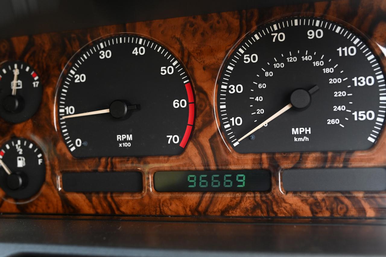 1990 Daimler XJ40 by Lynx (4 litre)