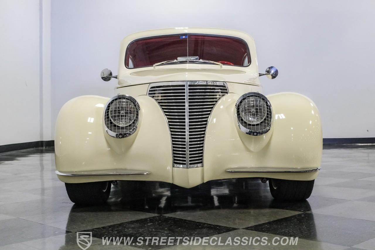 1939 Chevrolet Master Deluxe Restomod