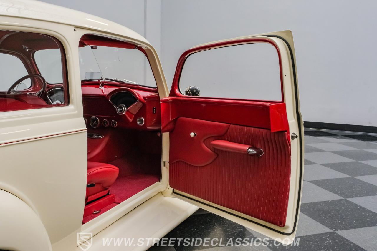 1939 Chevrolet Master Deluxe Restomod