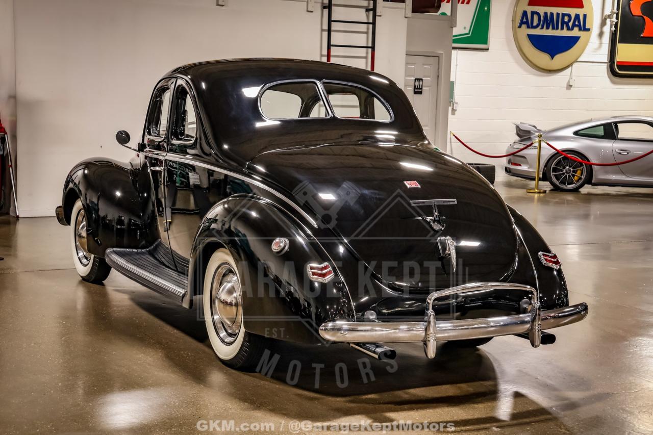 1940 Ford Deluxe