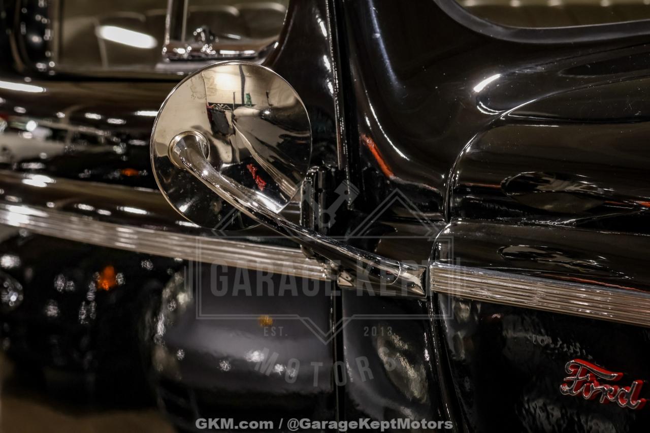 1940 Ford Deluxe