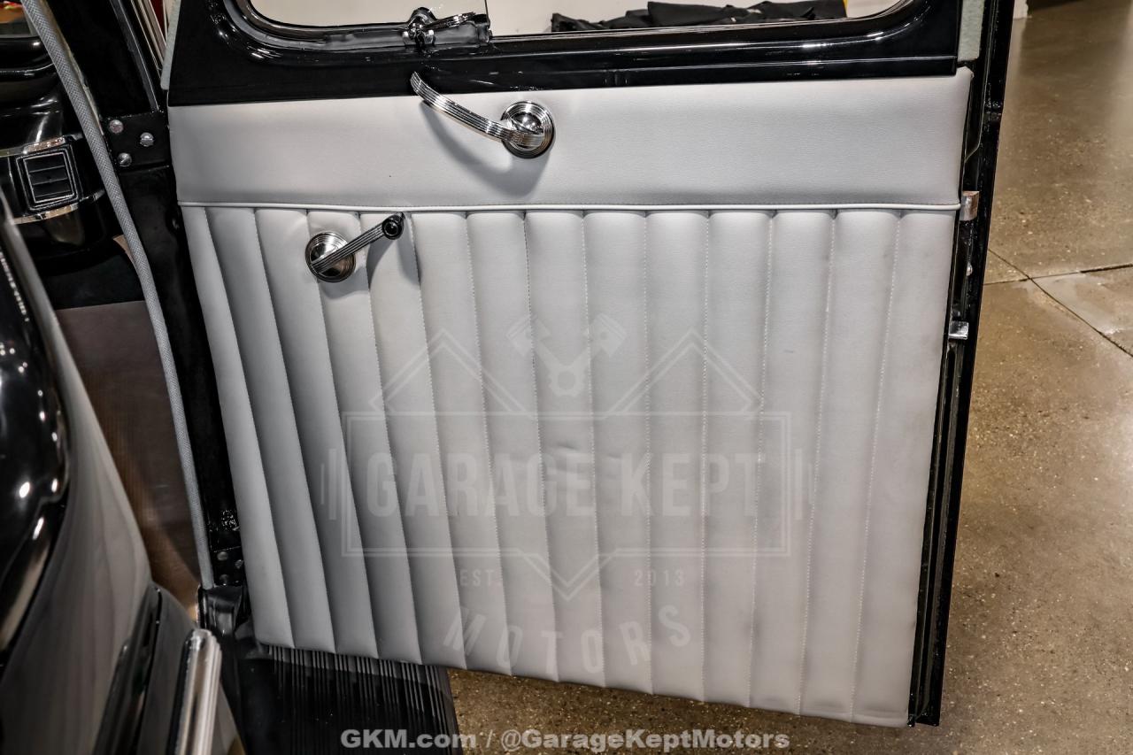 1940 Ford Deluxe