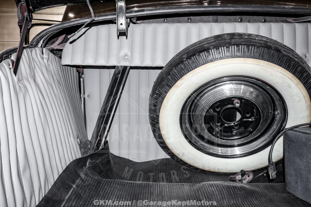1940 Ford Deluxe
