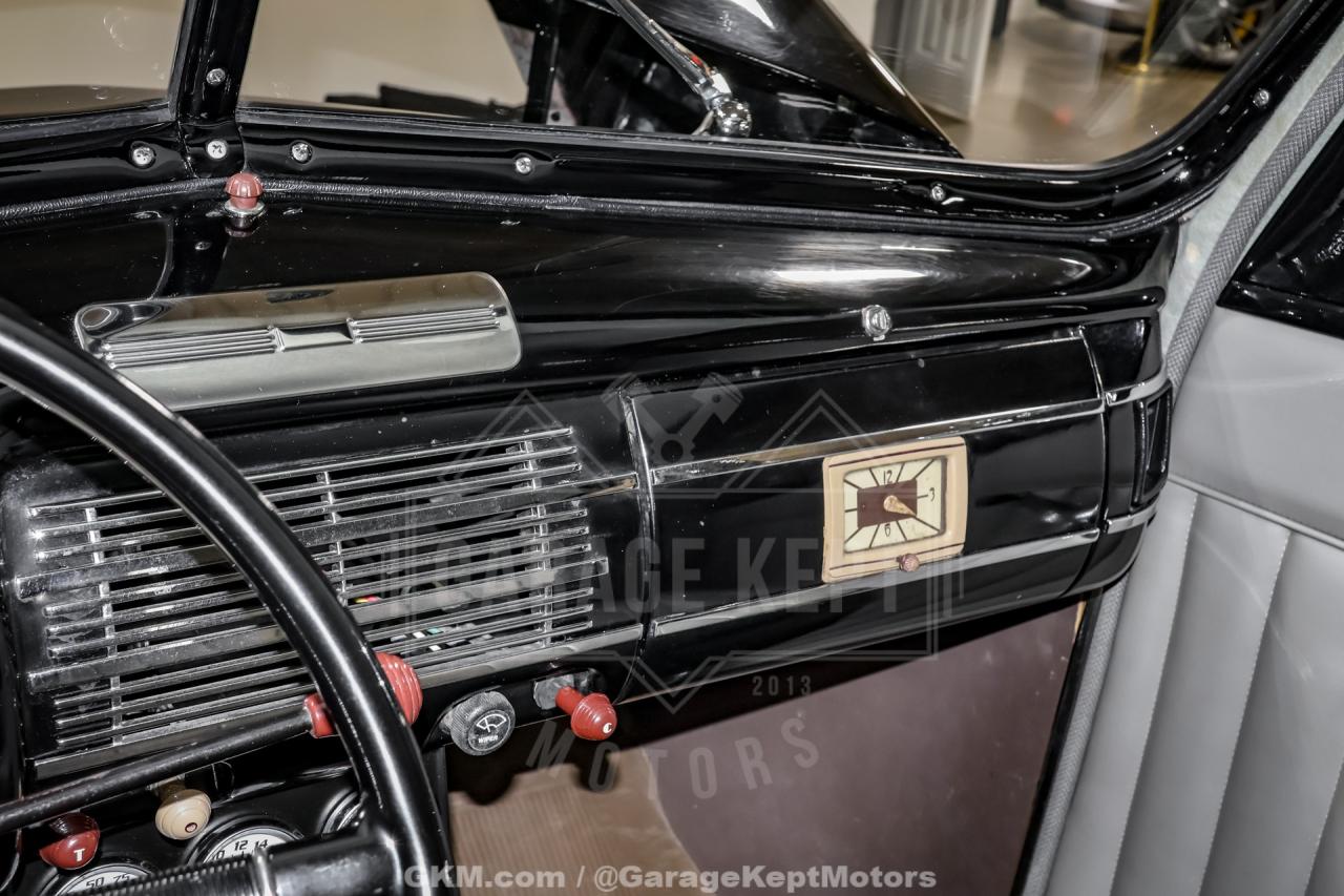 1940 Ford Deluxe