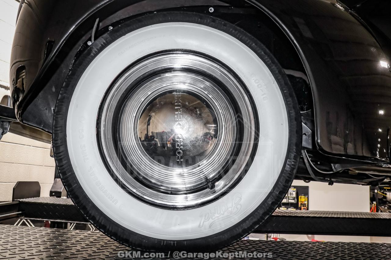 1940 Ford Deluxe