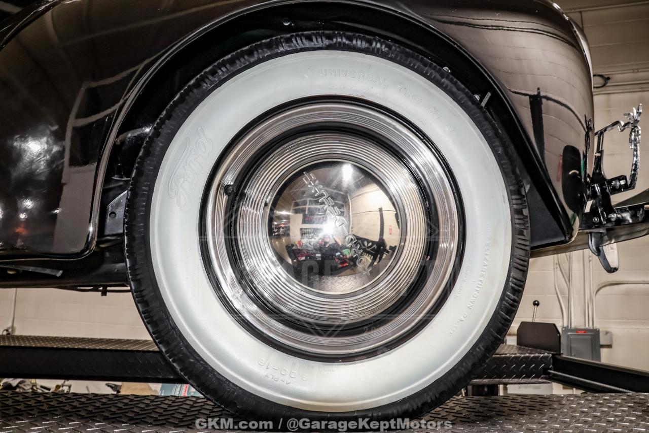 1940 Ford Deluxe
