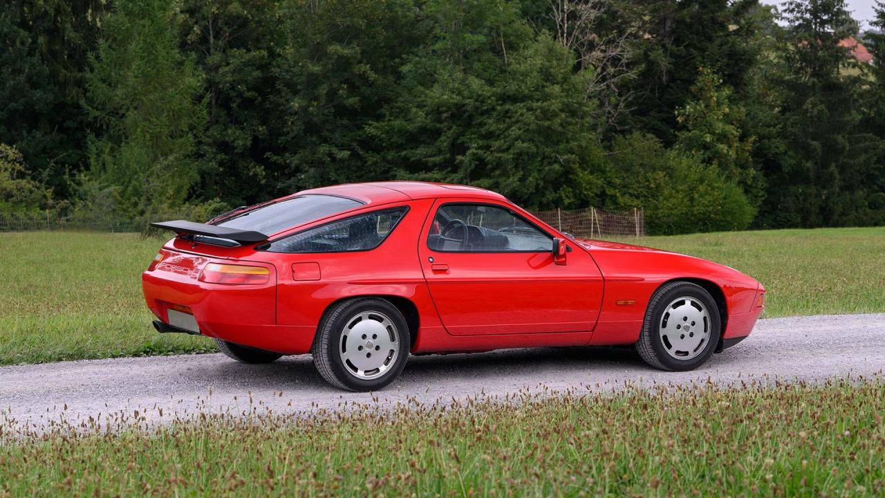 1989 Porsche 928 S4