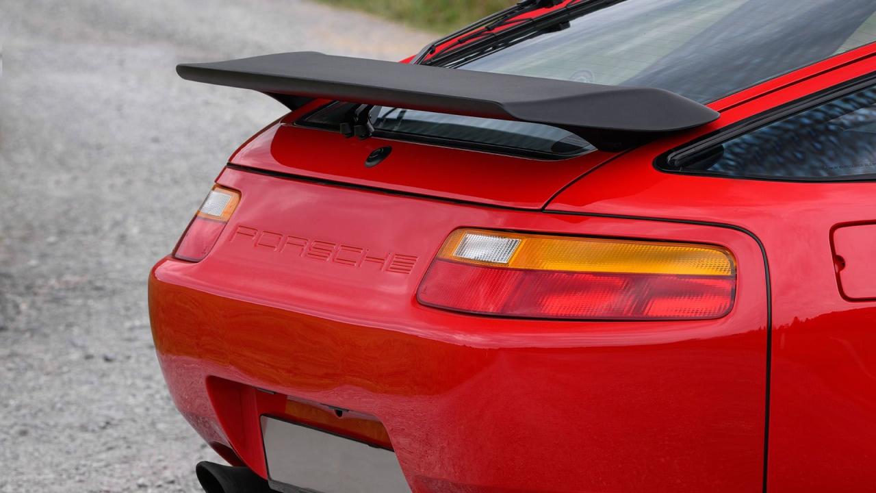 1989 Porsche 928 S4