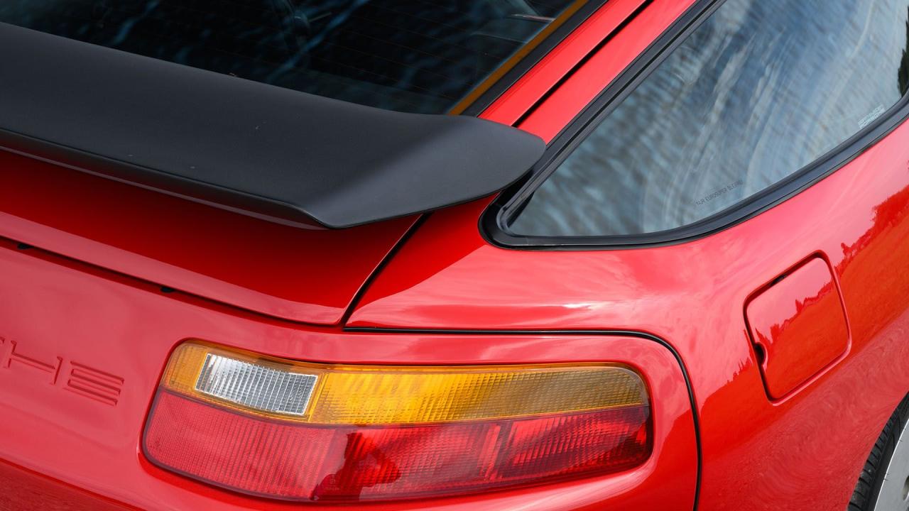 1989 Porsche 928 S4