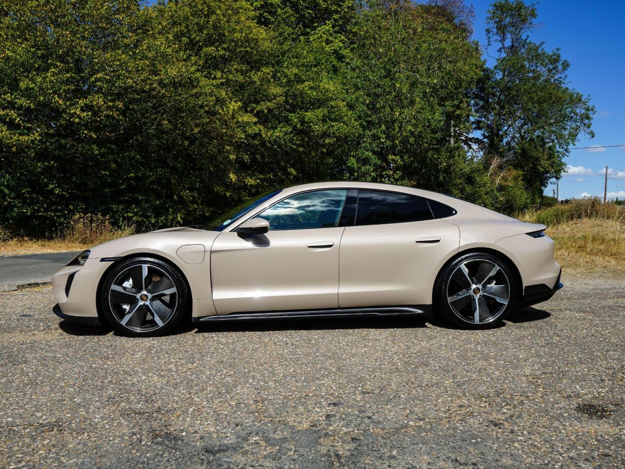 2022 Porsche Performance 79.2kWh Auto RWD 4dr (11kW Charger)