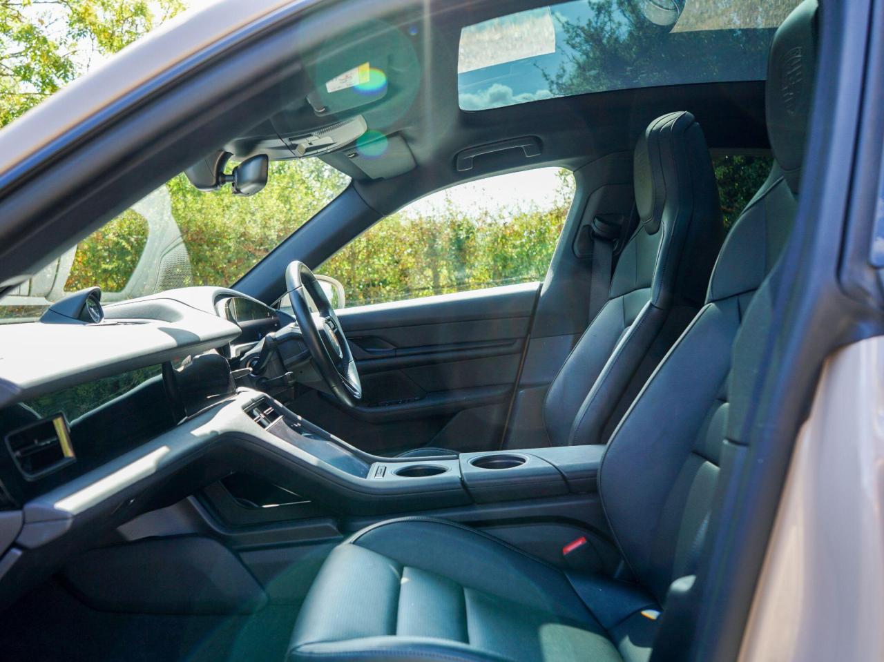 2022 Porsche Performance 79.2kWh Auto RWD 4dr (11kW Charger)